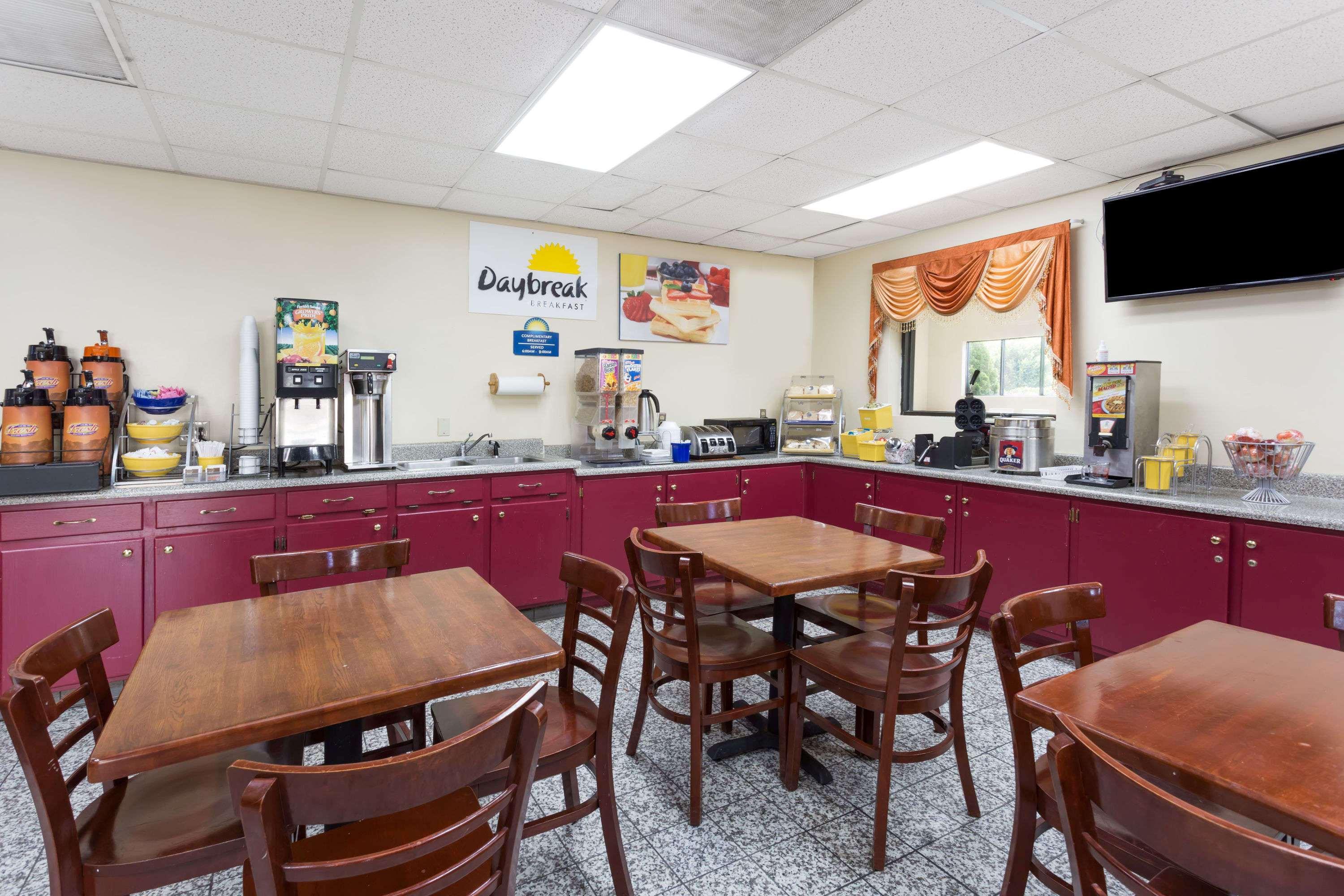 Days Inn & Suites By Wyndham Peachtree Corners נורקרוס מראה חיצוני תמונה