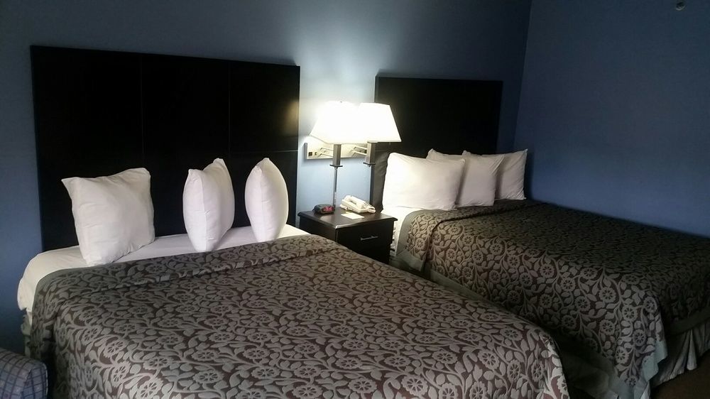Days Inn & Suites By Wyndham Peachtree Corners נורקרוס מראה חיצוני תמונה