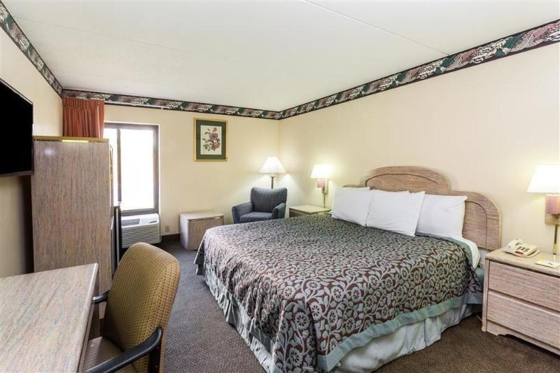 Days Inn & Suites By Wyndham Peachtree Corners נורקרוס מראה חיצוני תמונה