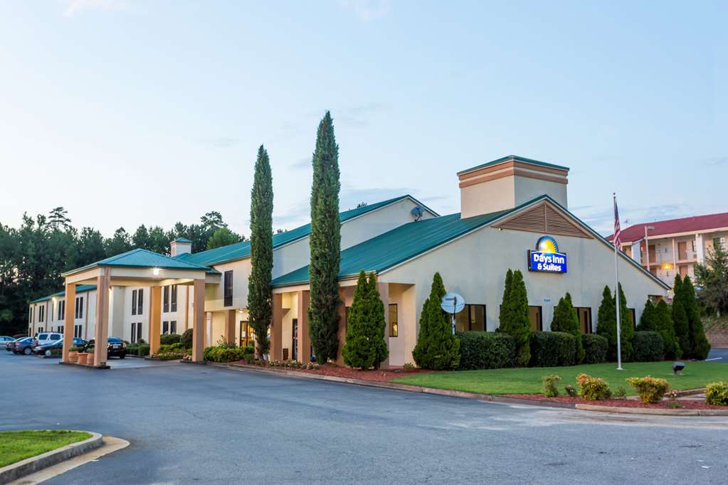Days Inn & Suites By Wyndham Peachtree Corners נורקרוס מראה חיצוני תמונה